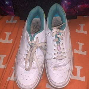 Don’t want them anymore they don’t fit me